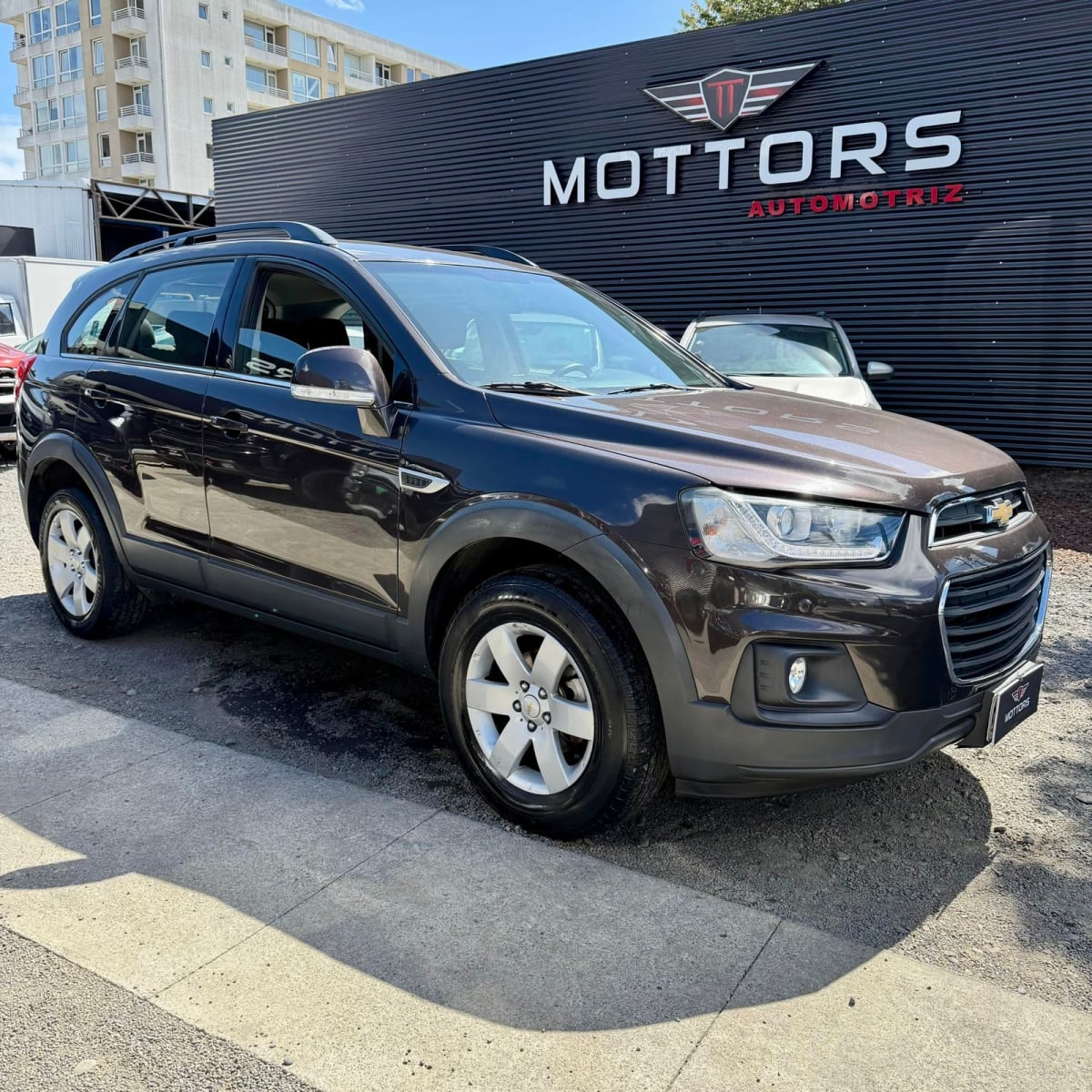 2018 Chevrolet Captiva LS Café - Miniatura 5