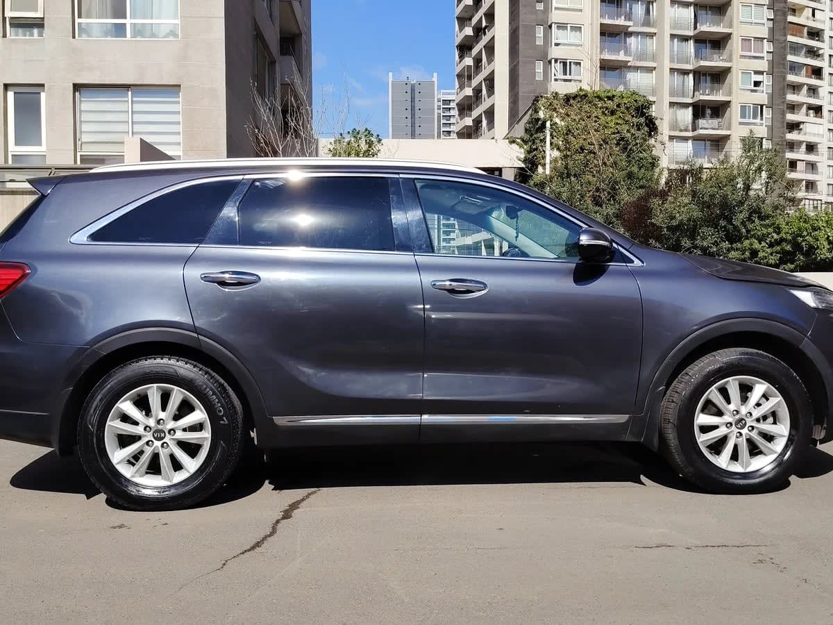 2020 KIA Sorento 2.2 Gris - Miniatura 4