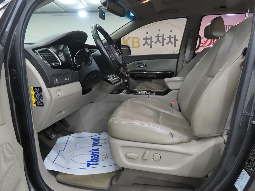 2015 Kia Carnival Diesel Gris - Miniatura 5
