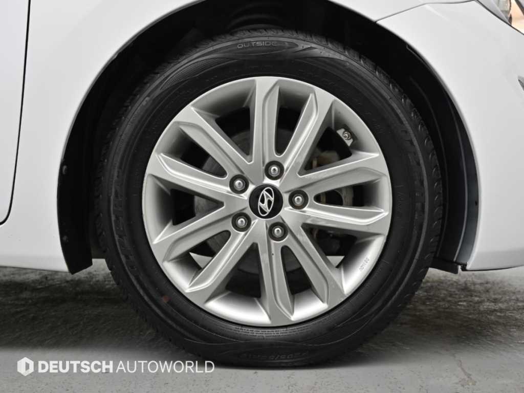 2015 Hyundai Avante 1.6 - Miniatura 5