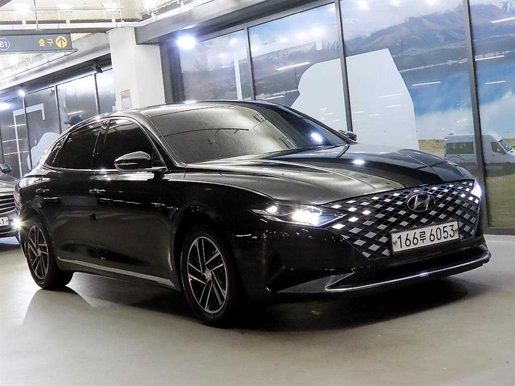 2020 Hyundai Grandeur IG Negro - Imagen 1