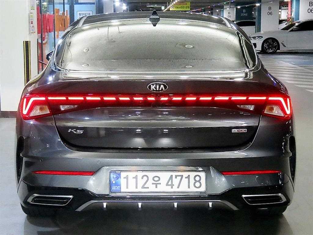2021 Kia K5 3rd Gris - Miniatura 5