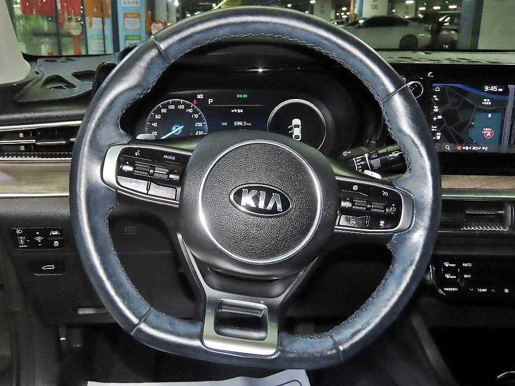 2021 Kia K5 3rd Gris - Miniatura 8