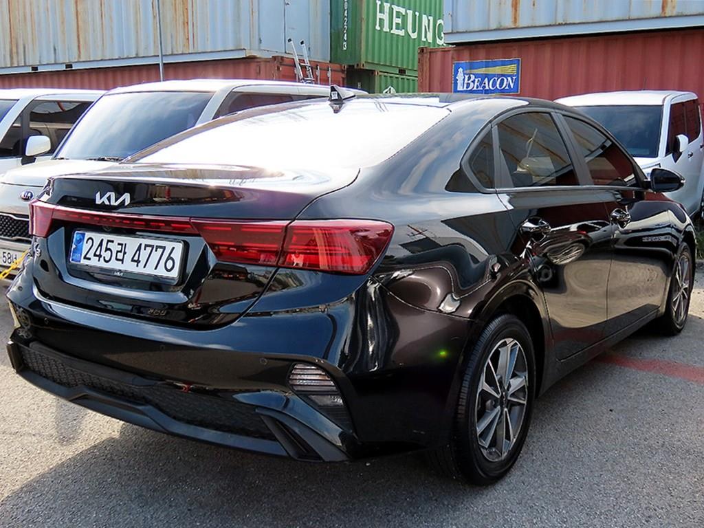 2024 Kia K3 2nd Negro - Miniatura 3