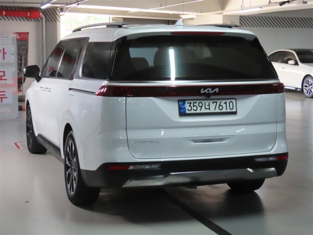 2023 Kia Carnival 4th - Miniatura 4