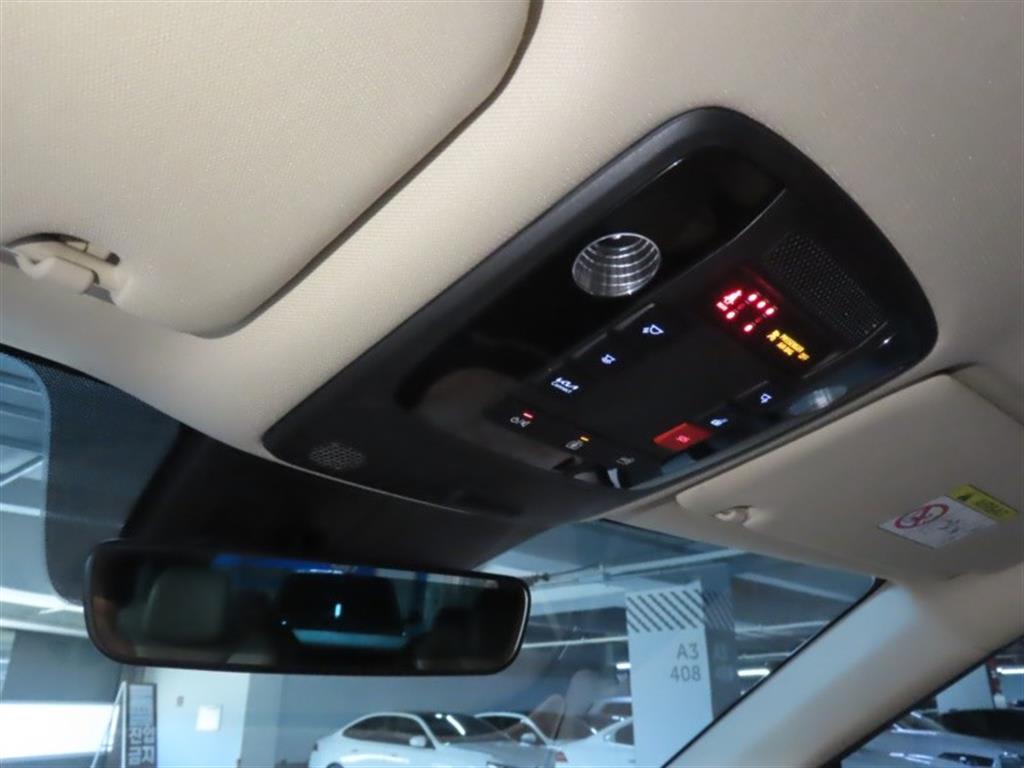 2023 Kia Carnival 4th - Miniatura 10