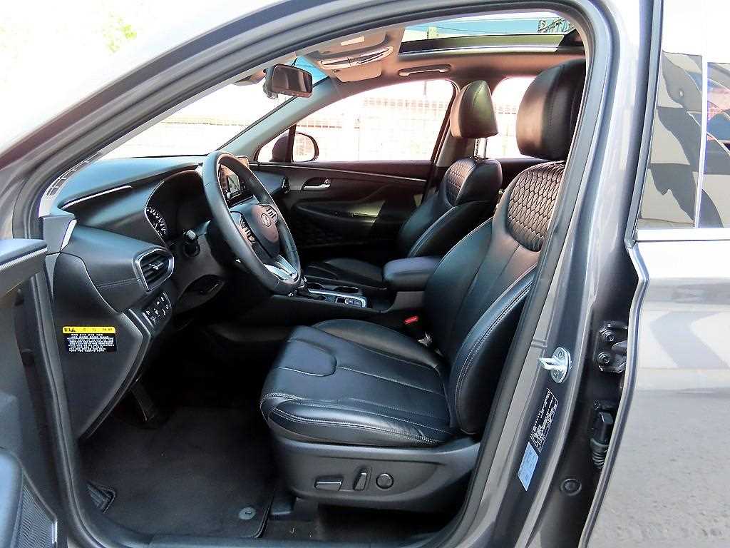 2019 Hyundai Santa Fe TM Gris - Miniatura 5