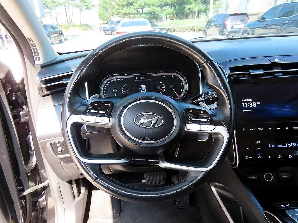 2023 Hyundai Tucson (NX4) Negro - Miniatura 8