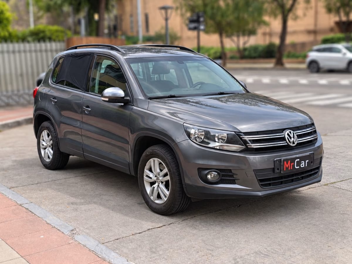 2012 Volkswagen Tiguan 4Motion Gris - Miniatura 2