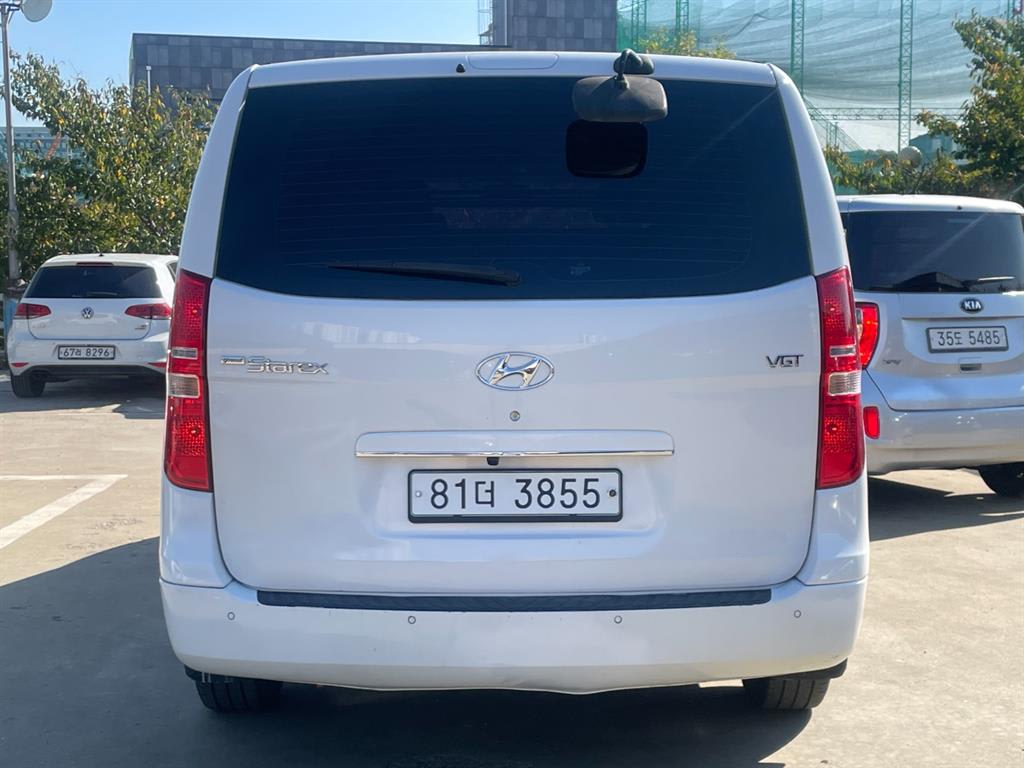 2015 Hyundai Starex Van Blanco - Miniatura 4