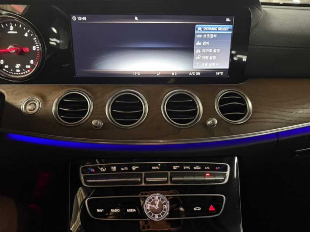 2018 Mercedes-Benz Clase E E Blanco - Miniatura 10