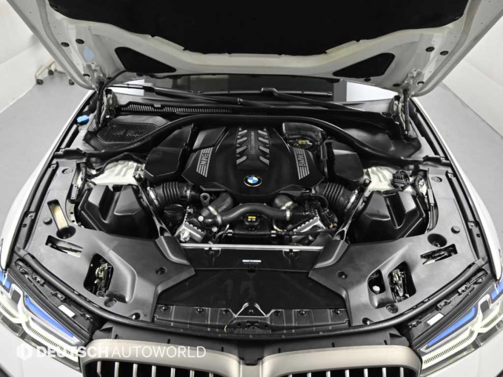 2021 BMW Serie 5 5 Series Ref 422252 Gasoline Blanco - Miniatura 6