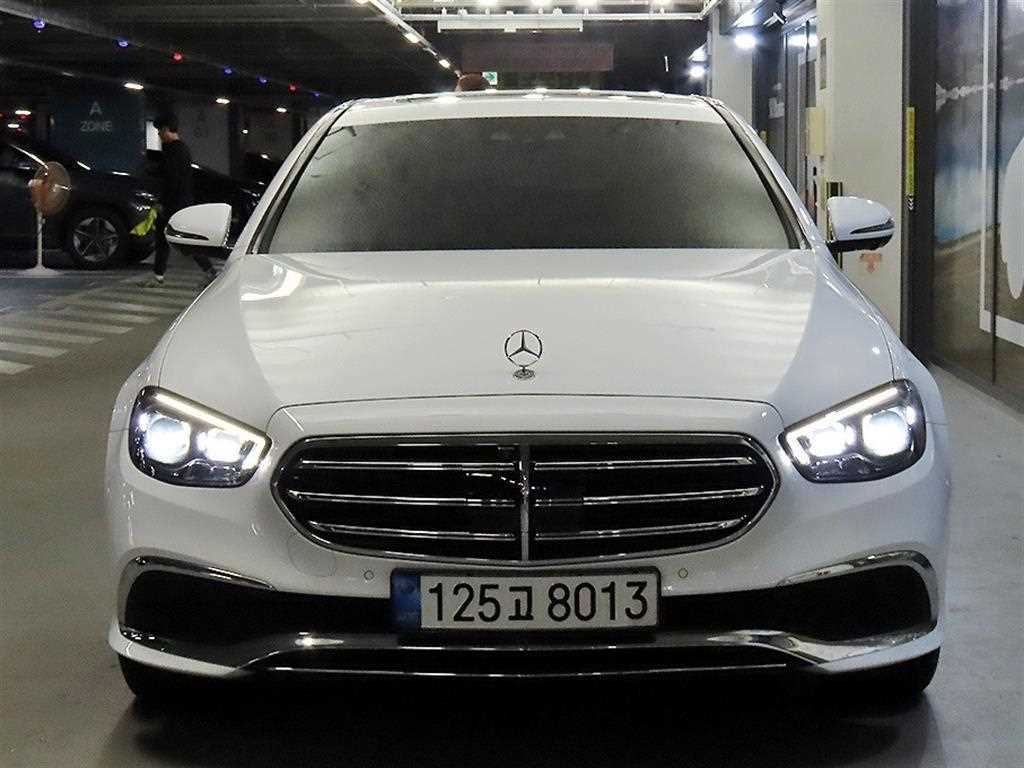 2022 Mercedes-Benz Clase E Mercedes Benz E Class Ref 422250 - Miniatura 3