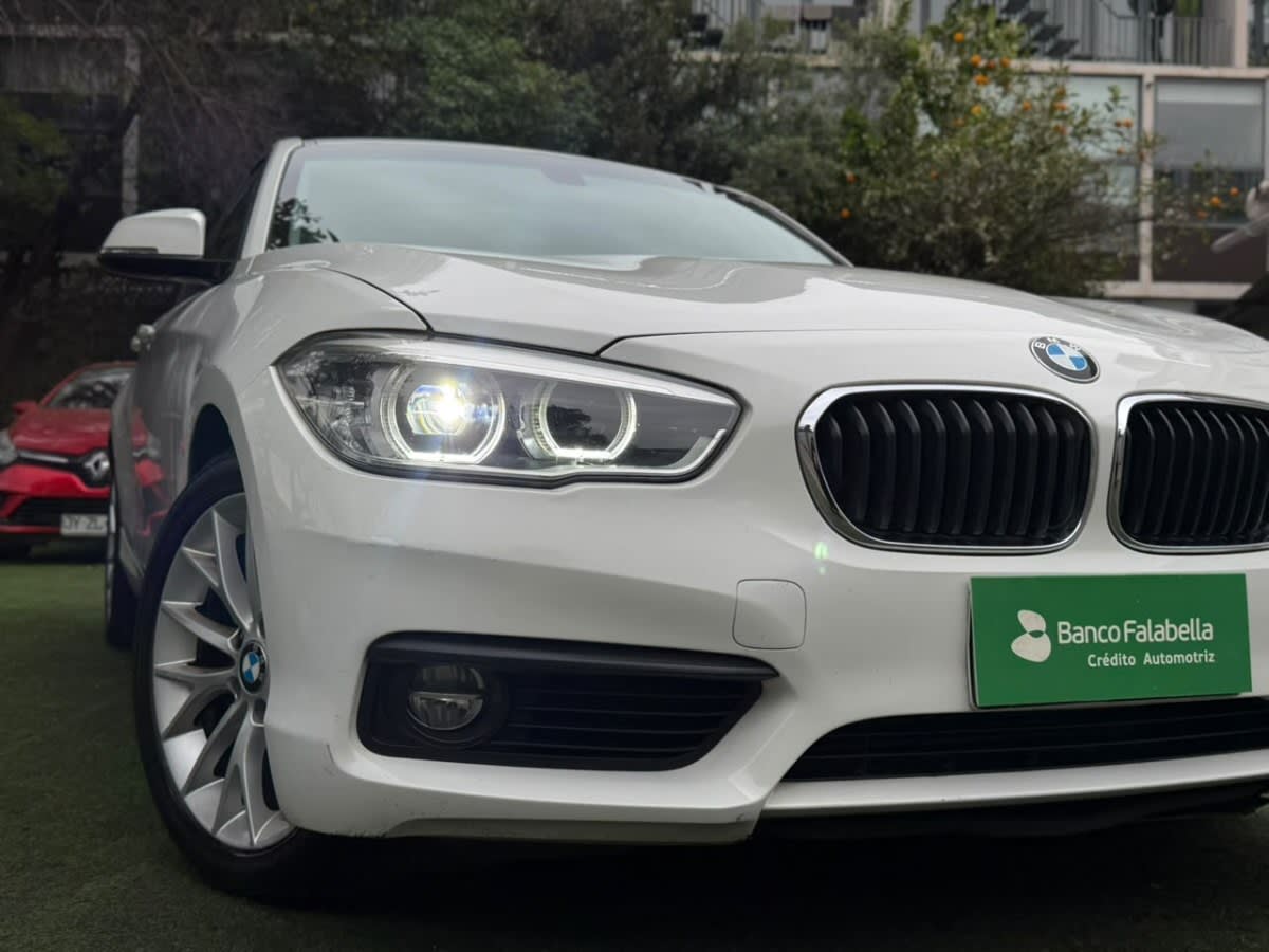 2018 BMW 118I 1.5 Blanco - Miniatura 5