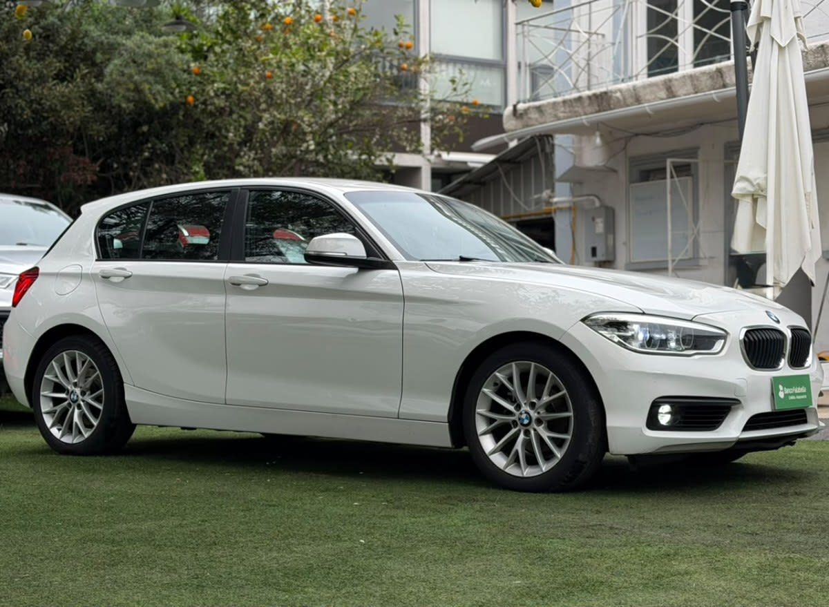 2018 BMW 118I 1.5 Blanco - Miniatura 10