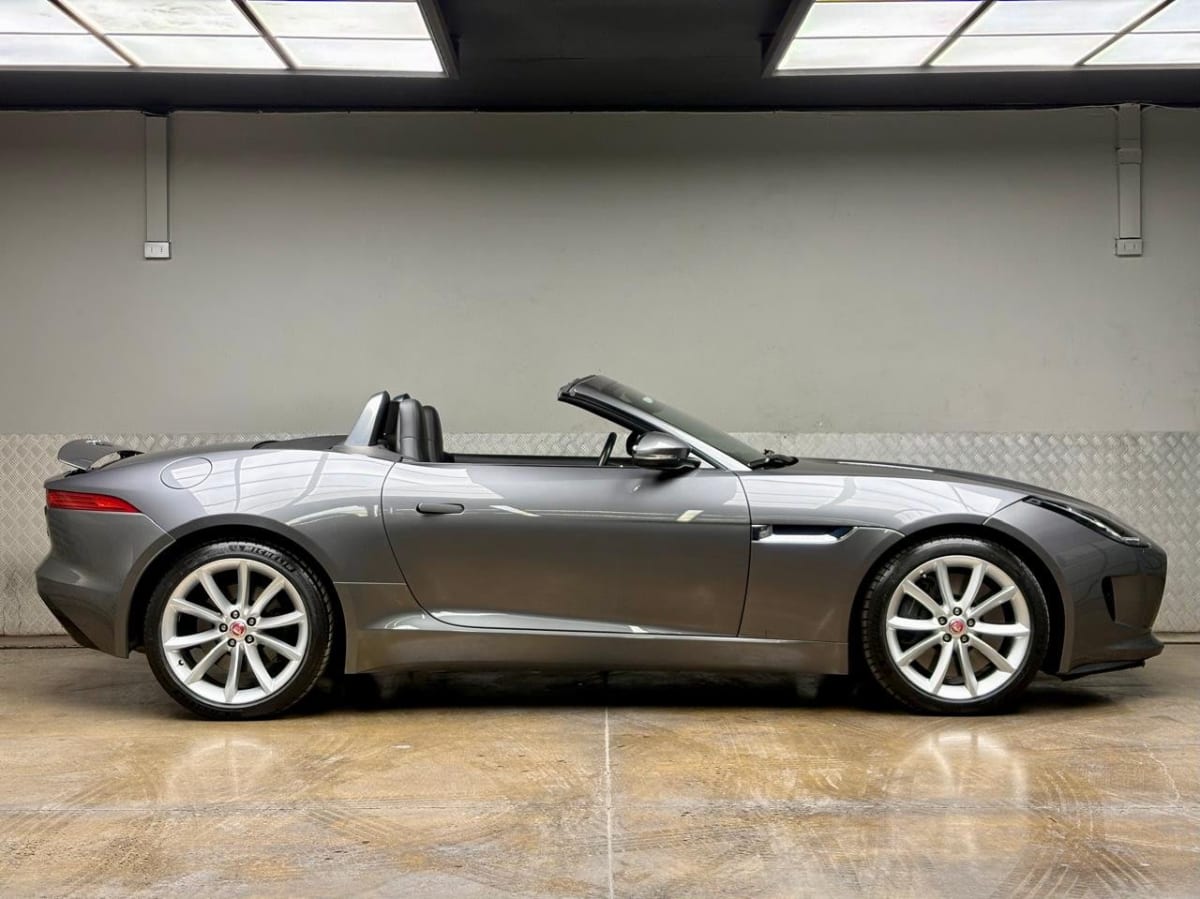 2016 Jaguar F- Type 3.0 Gris - Miniatura 6