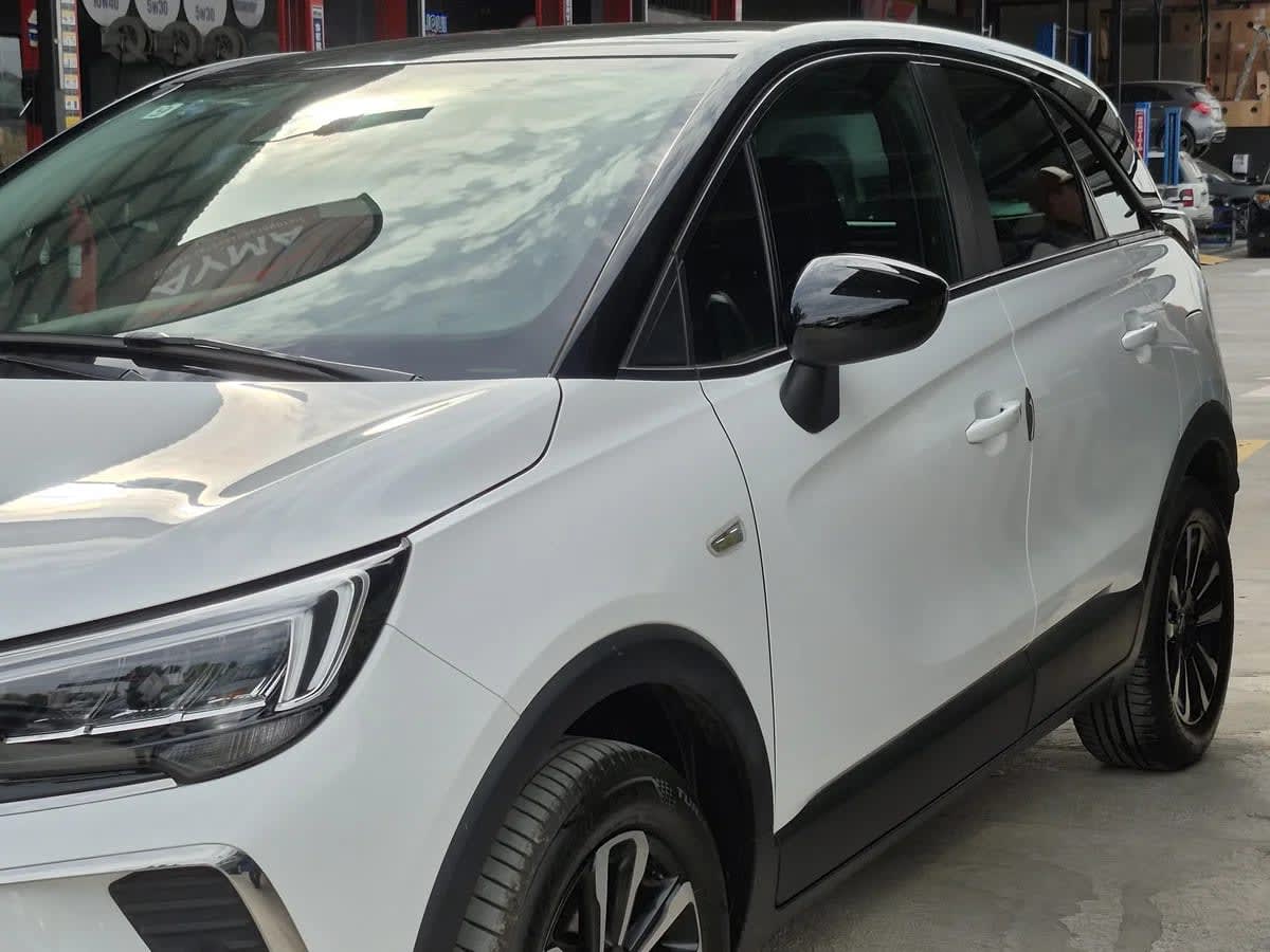 2024 Opel Grandland 1.2T Blanco - Miniatura 4
