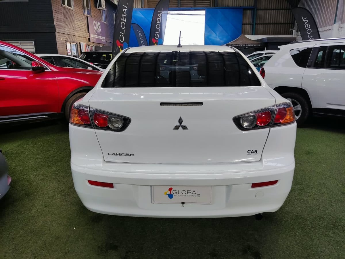 2018 Mitsubishi Lancer RT 1.8 Blanco - Miniatura 4