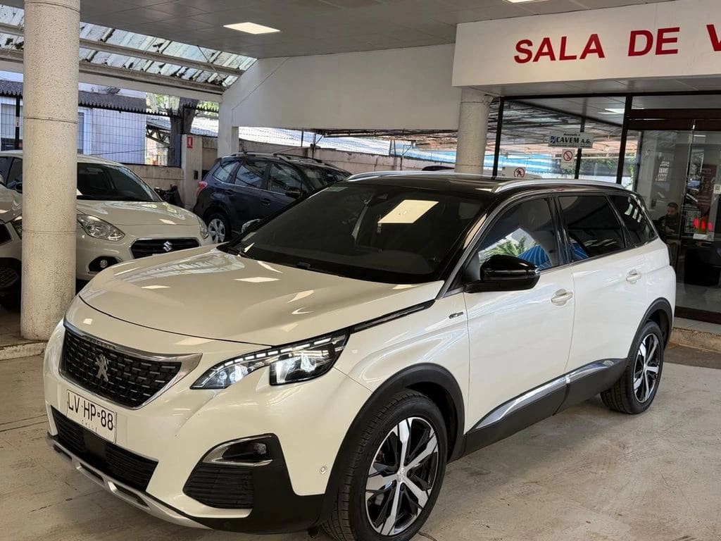 2020 Peugeot 5008 GT - Miniatura 3