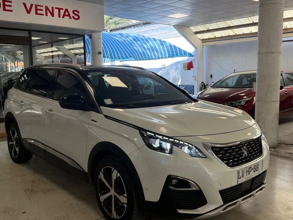 2020 Peugeot 5008 GT - Miniatura 10