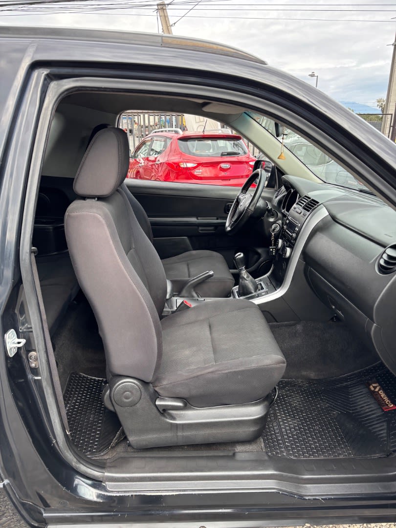 2012 Suzuki Grand Vitara 1.6 Negro - Miniatura 3