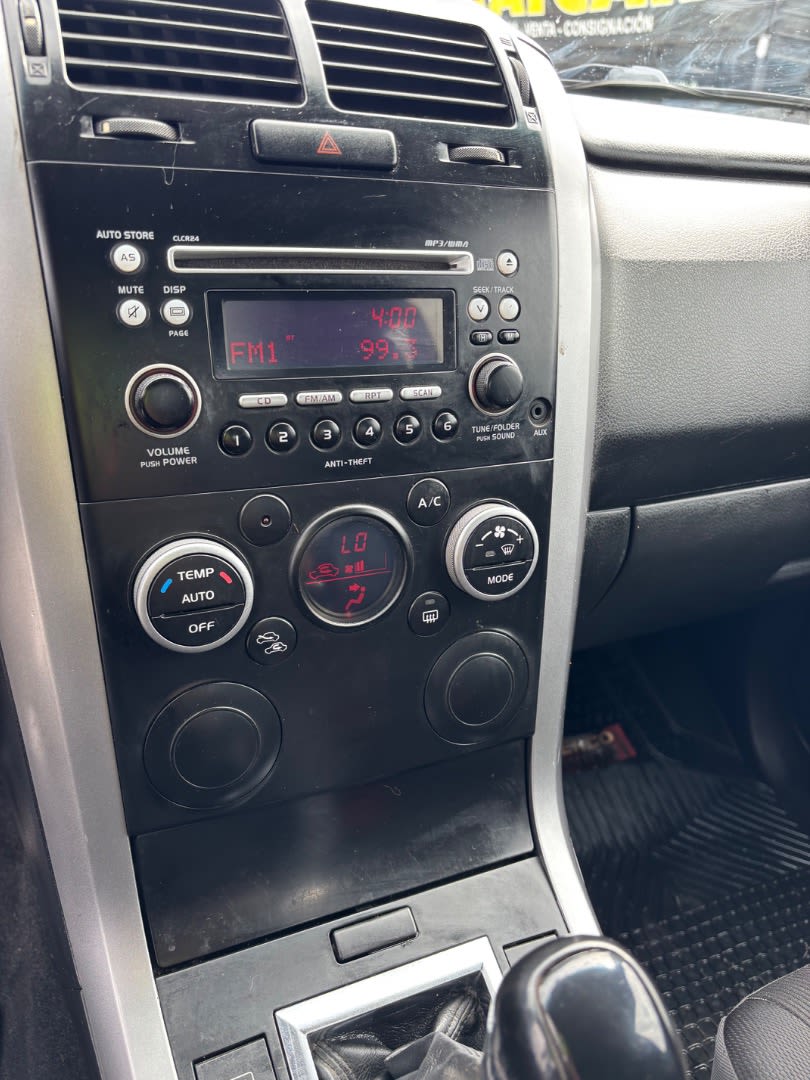 2012 Suzuki Grand Vitara 1.6 Negro - Miniatura 8