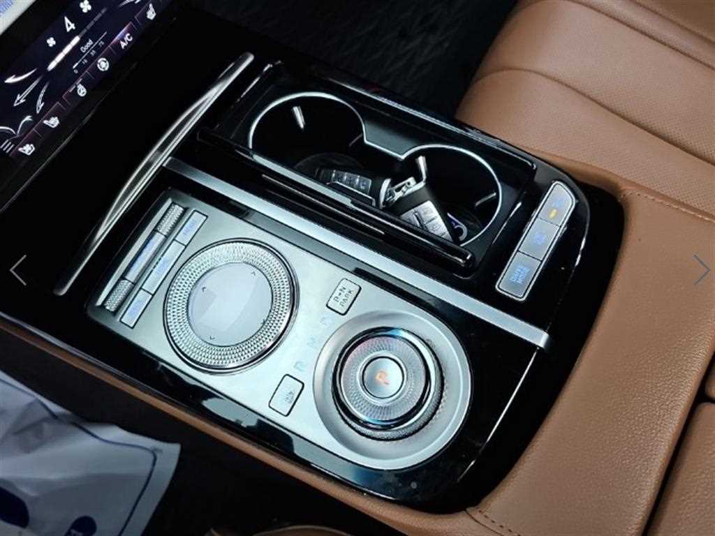 2022 Genesis G80 (RG3) Gris - Miniatura 8