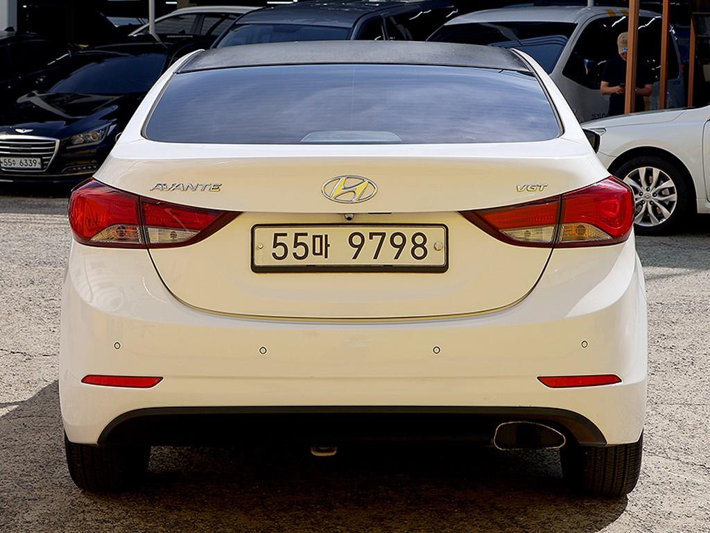 2015 Hyundai Avante 1.6 Blanco - Miniatura 3