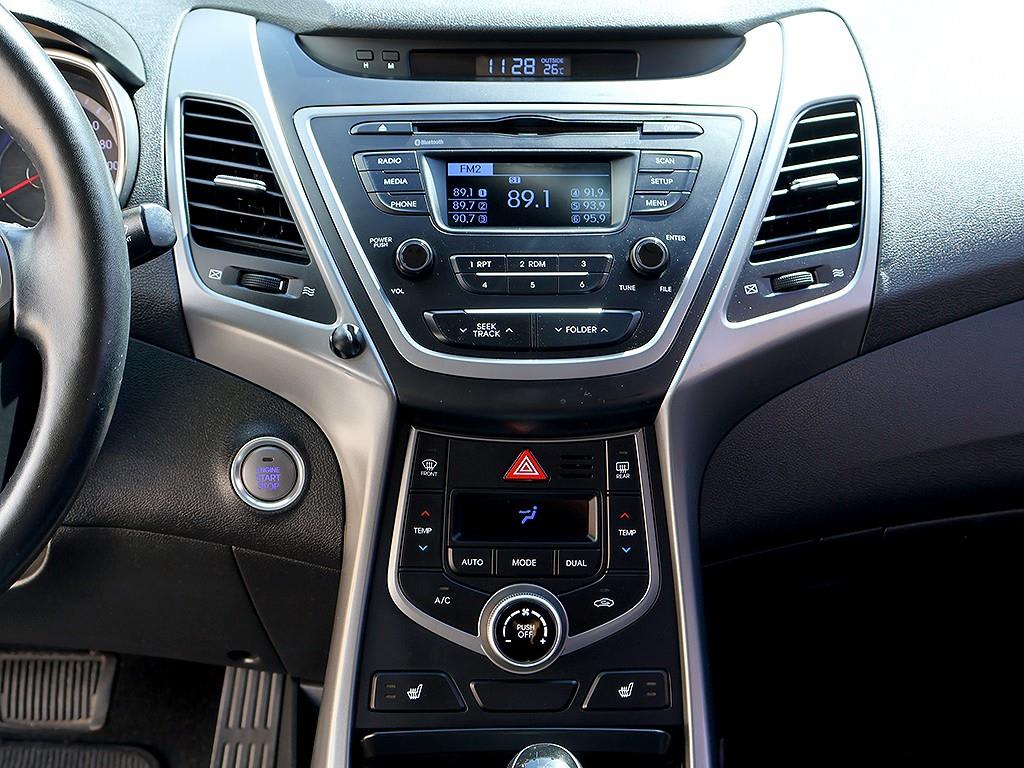2015 Hyundai Avante 1.6 Blanco - Miniatura 9
