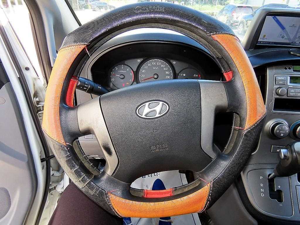 2011 Hyundai Starex Van Blanco - Miniatura 8
