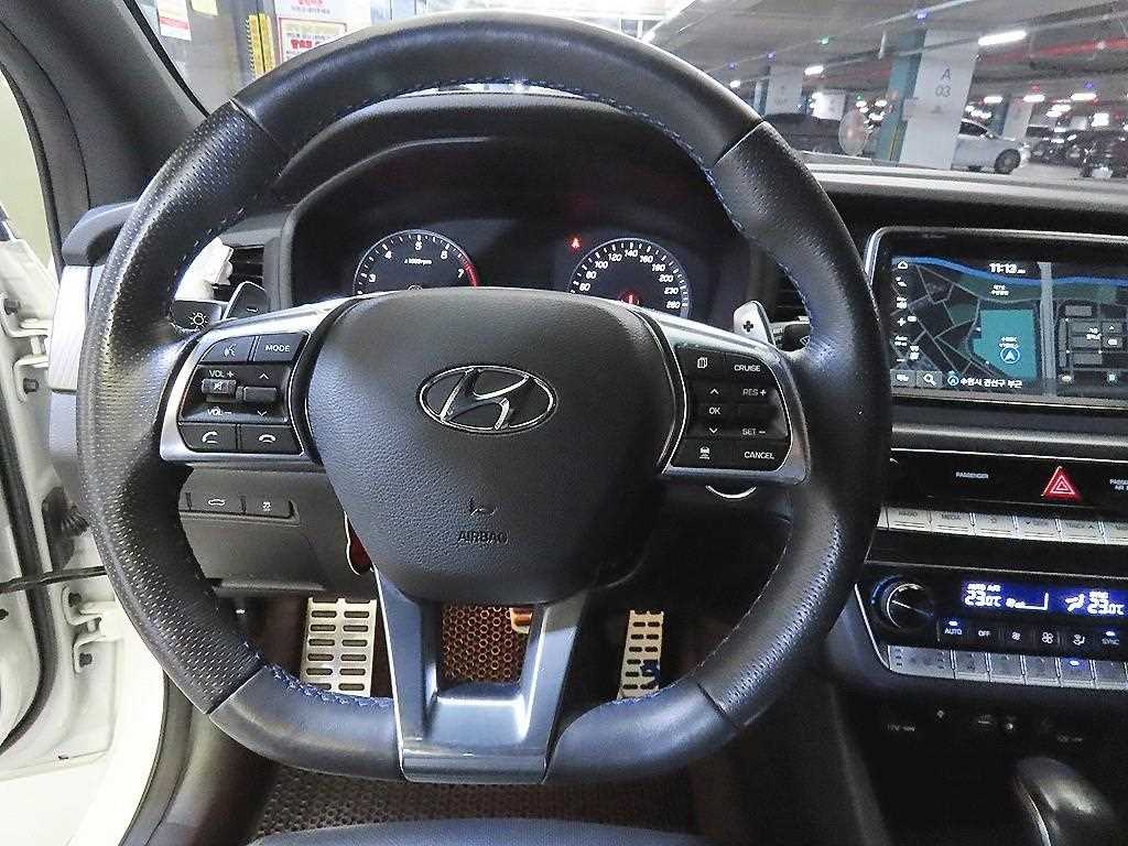 2018 Hyundai Sonata New - Miniatura 8