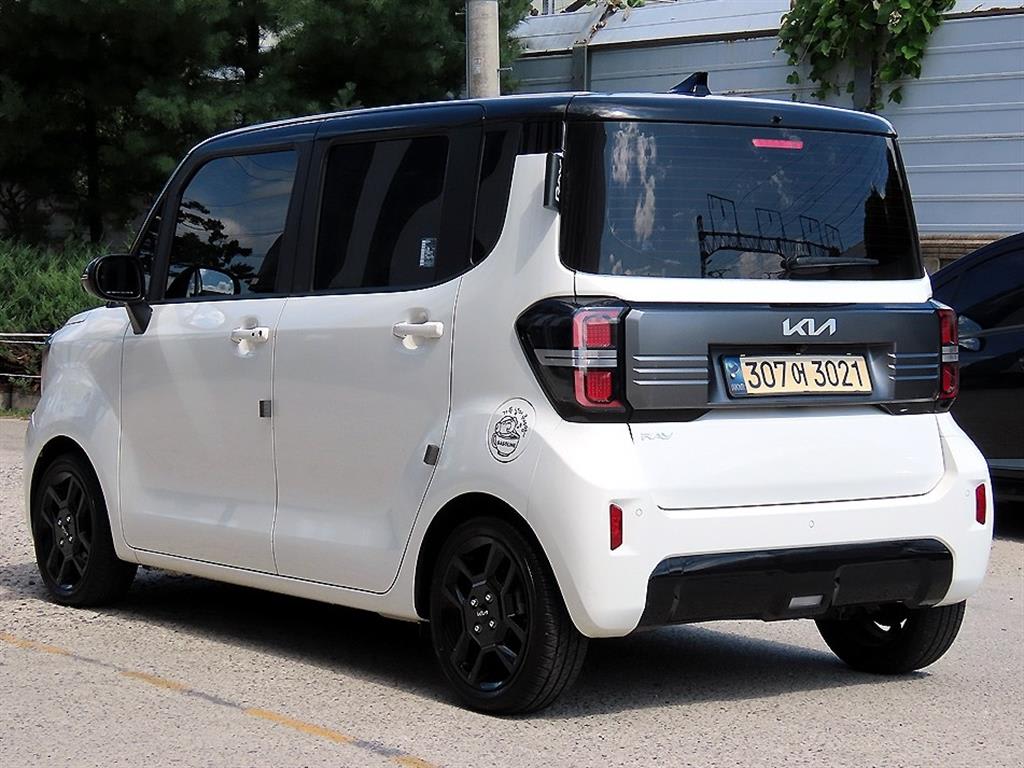 2023 KIA Ray Ref 422715 Gasoline Blanco - Miniatura 3