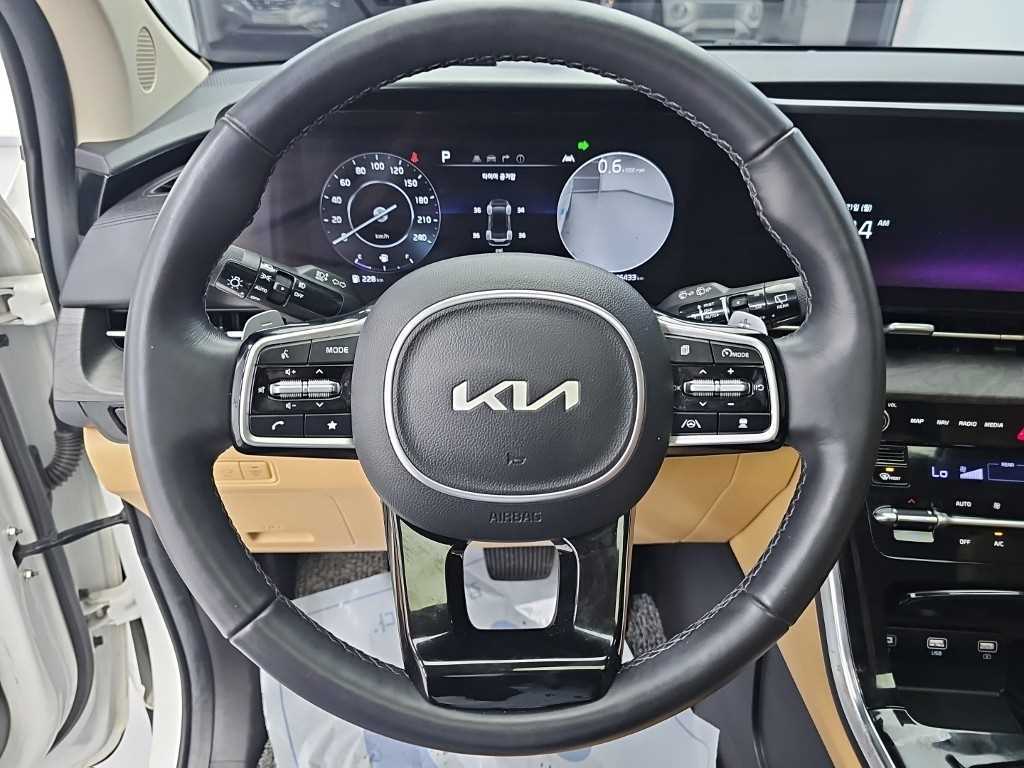2023 Kia Carnival 4th Blanco - Miniatura 9