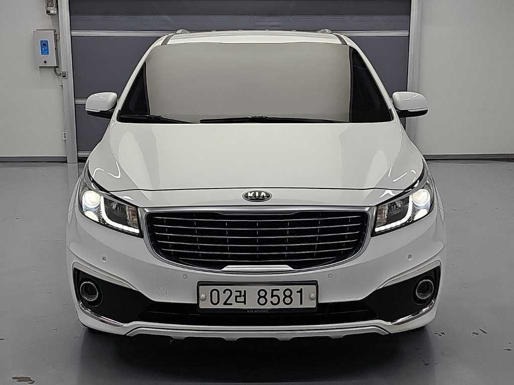 2017 Kia Carnival Diesel Blanco - Miniatura 2