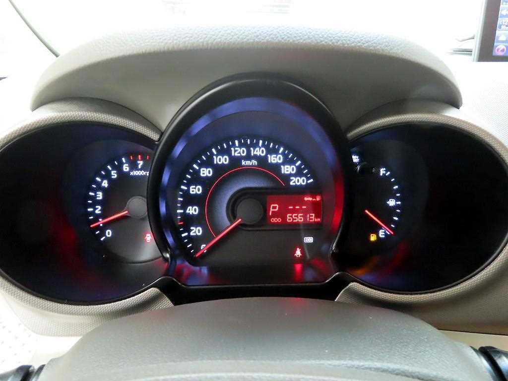 2012 KIA Ray Ref 422672 Gasoline Blanco - Miniatura 5
