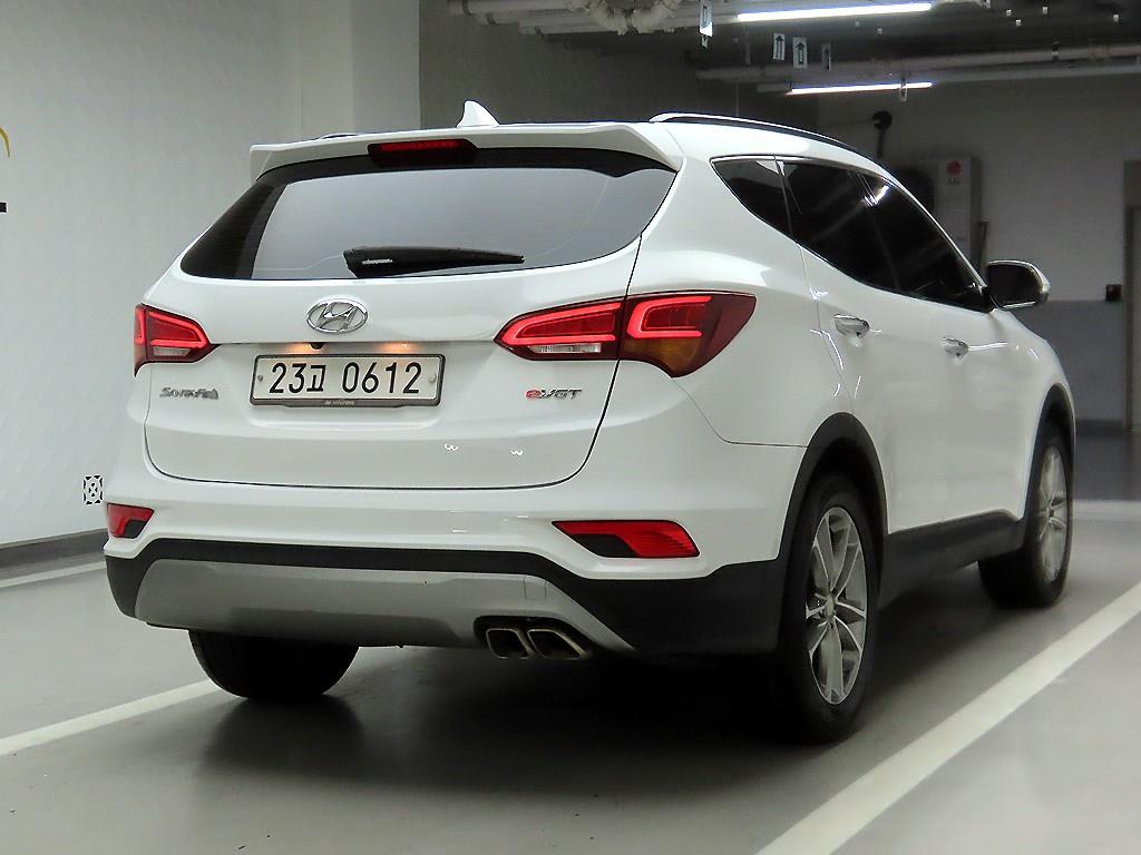 2016 Hyundai Santa Fe The Blanco - Miniatura 4