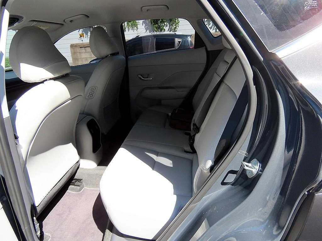 2023 Hyundai Kona New Gris - Miniatura 6