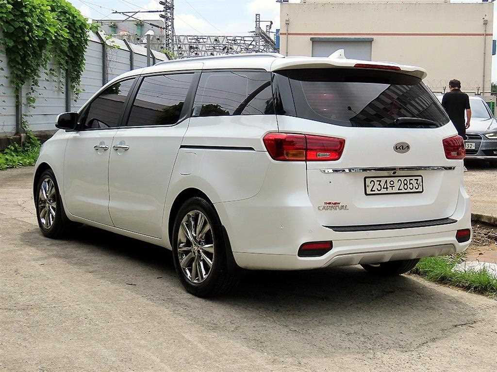 2019 Kia Carnival Diesel Blanco - Miniatura 3
