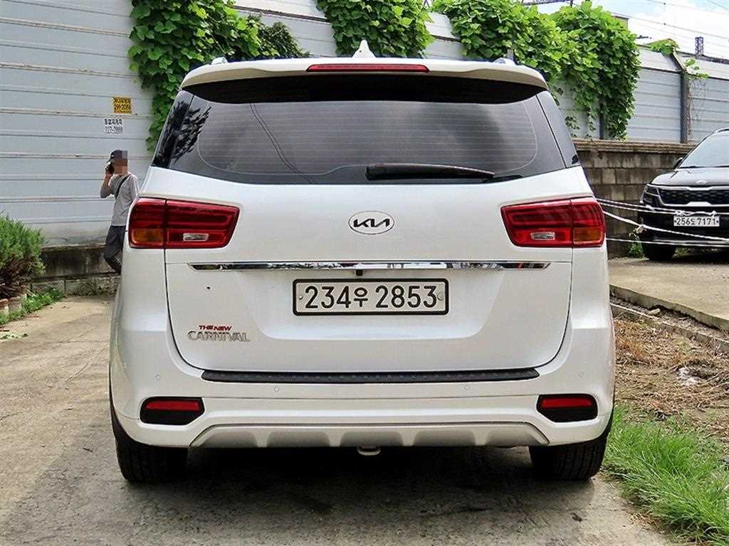 2019 Kia Carnival Diesel Blanco - Miniatura 4
