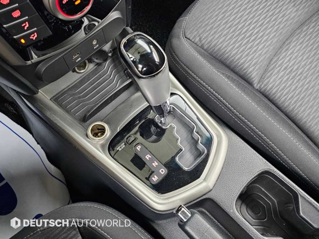 2018 SsangYong Tivoli Armor Blanco - Miniatura 9