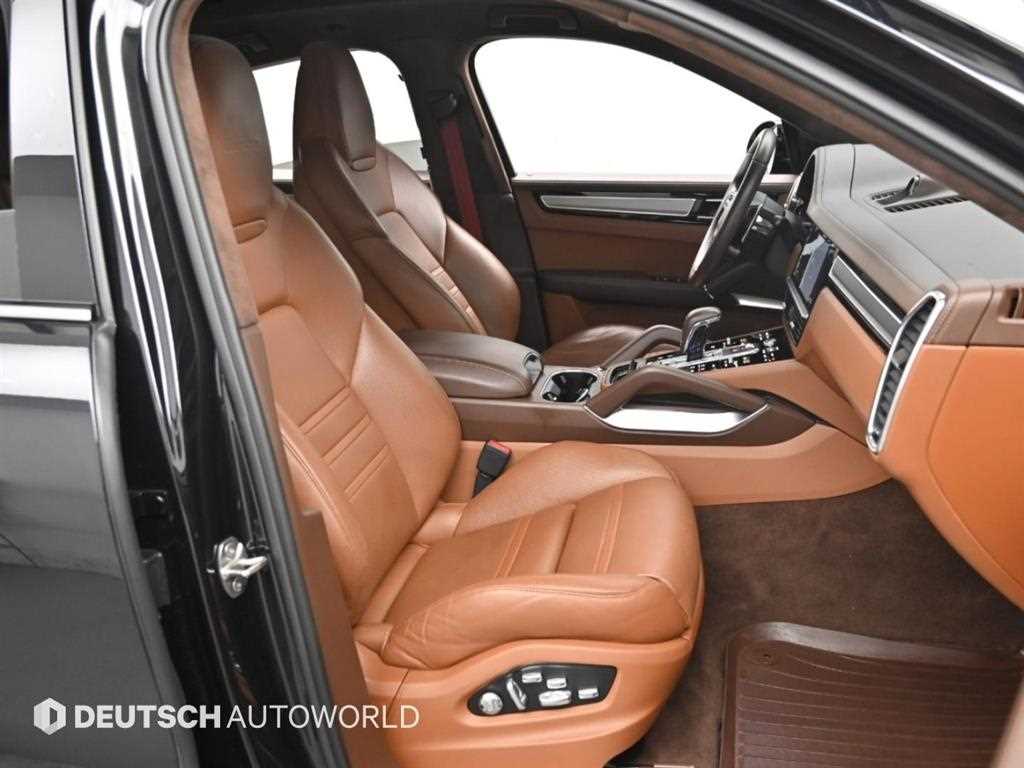 2020 Porsche Cayenne (PO536) Negro - Miniatura 10