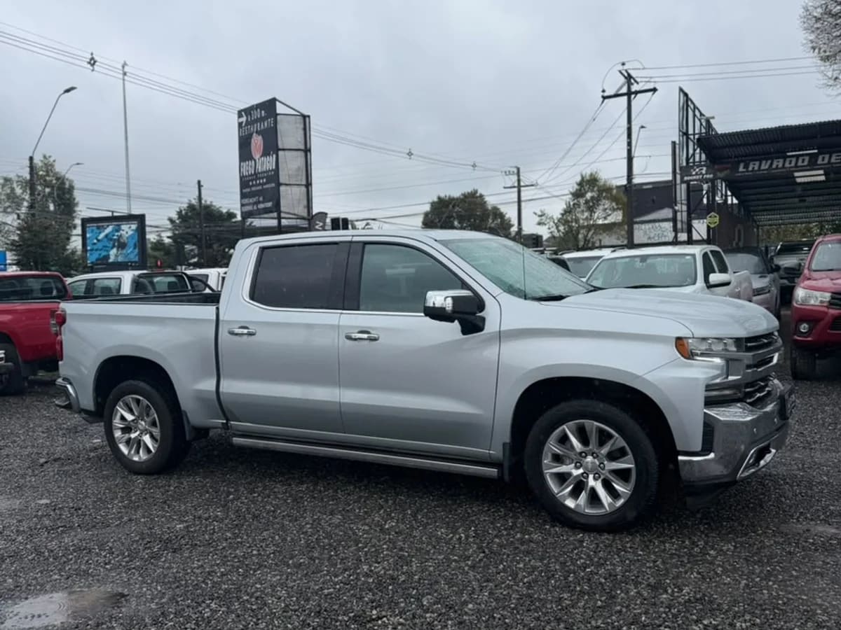 2022 Chevrolet Silverado 5.3 Plata - Miniatura 4