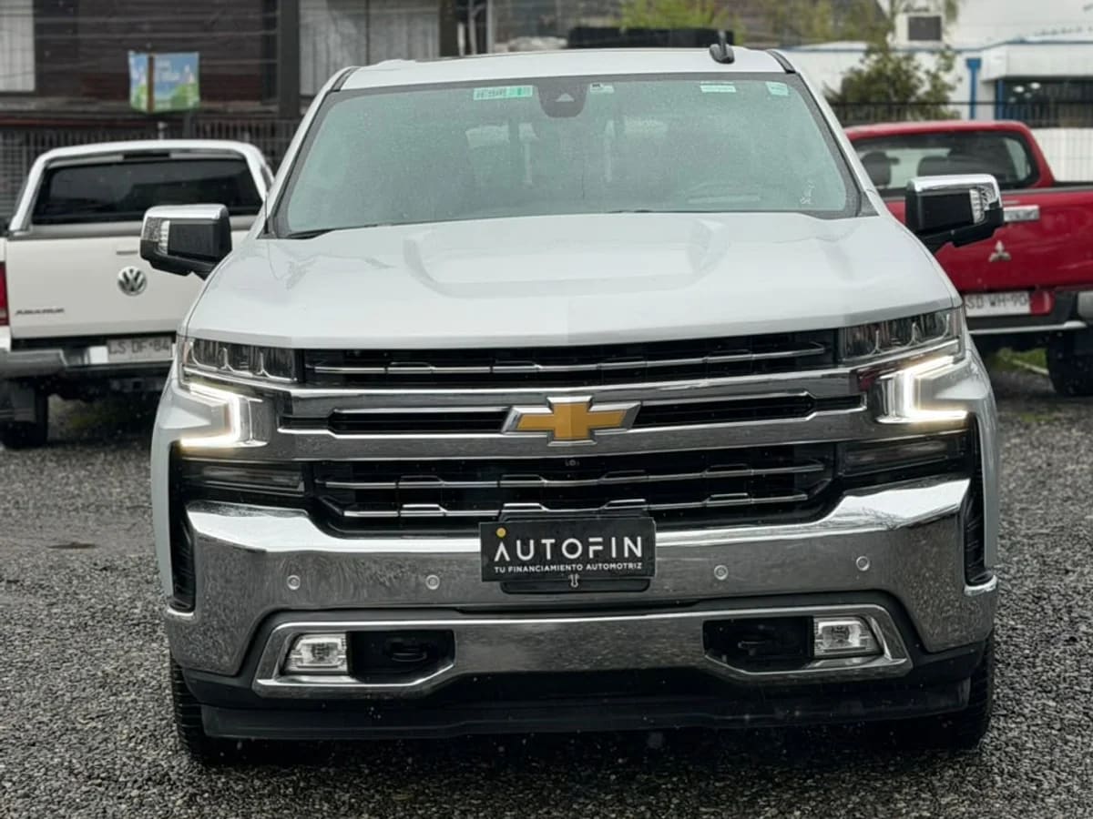 2022 Chevrolet Silverado 5.3 Plata - Miniatura 5