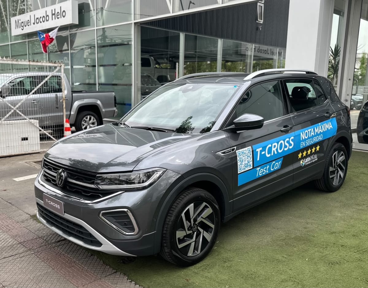 2027 Volkswagen T-Cross Highline Gris - Miniatura 3