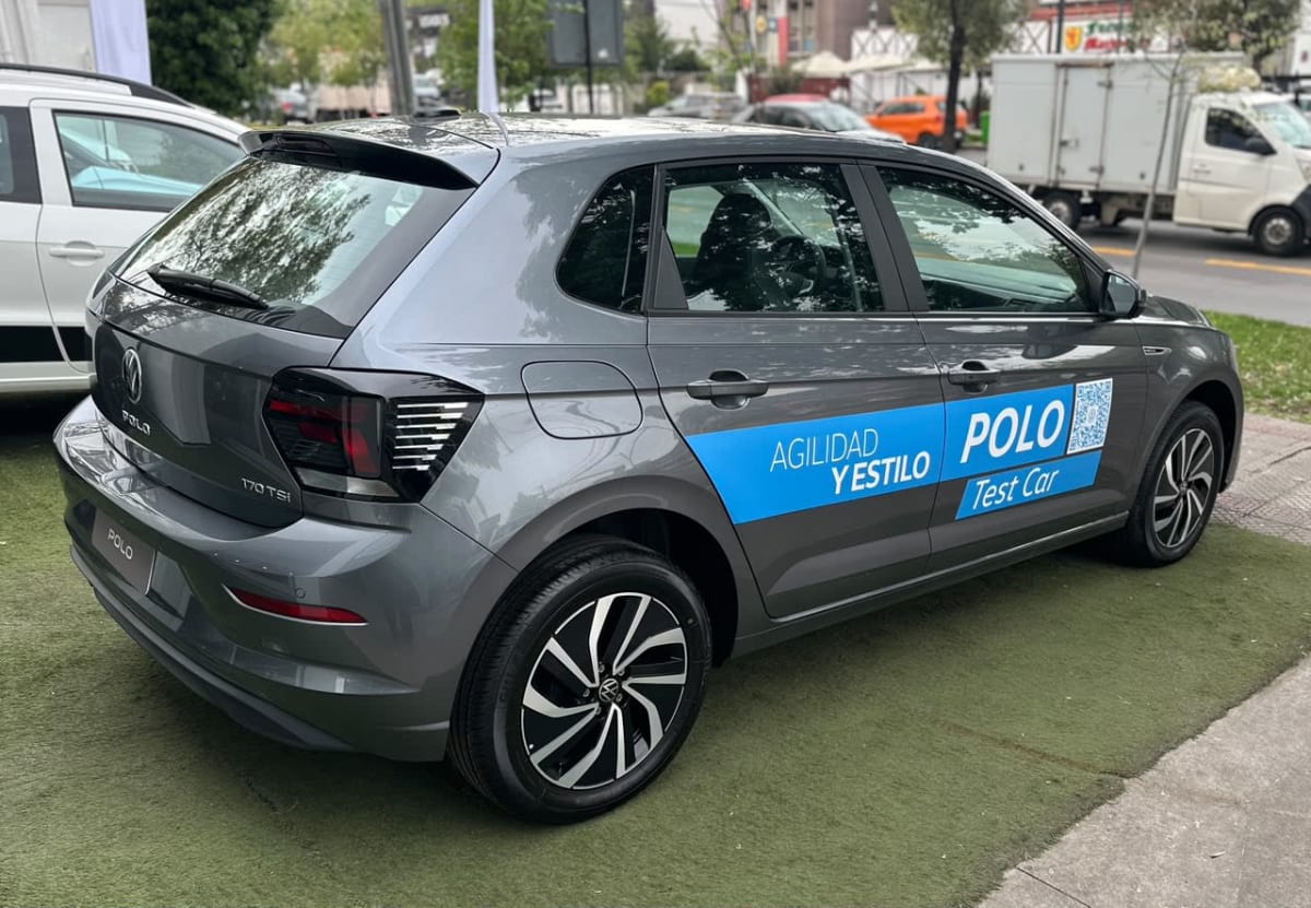 2027 Volkswagen Polo Highline Gris - Miniatura 6