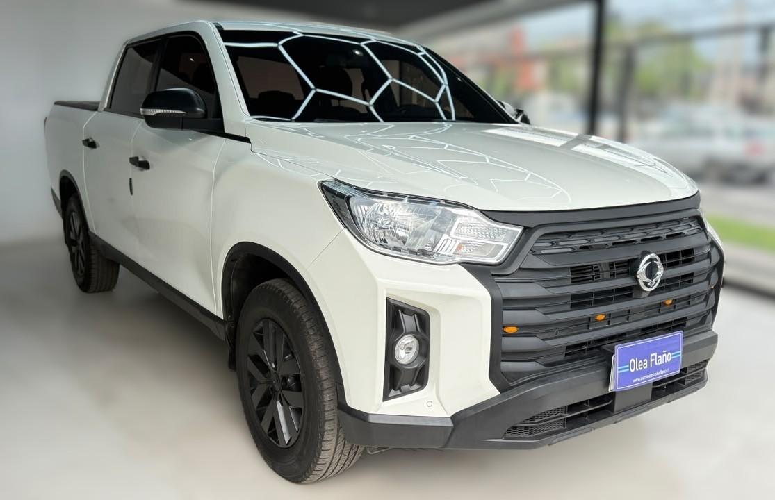 2022 SsangYong Grand Musso GLX Blanco - Miniatura 3
