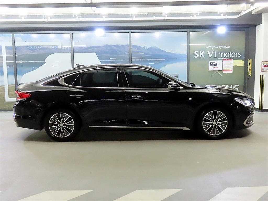 2019 Hyundai Grandeur IG Negro - Miniatura 3