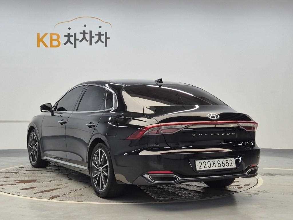 2020 Hyundai Grandeur IG Negro - Miniatura 2