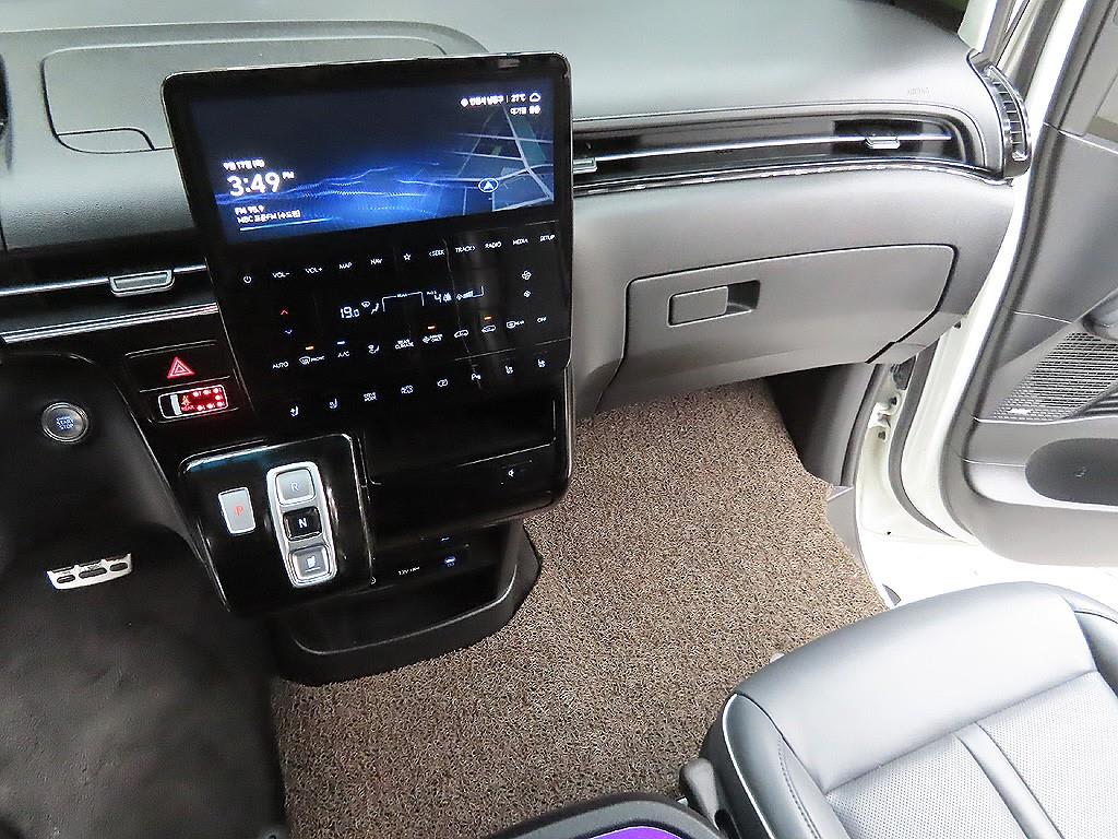 2025 Hyundai Staria Hybrid Blanco - Miniatura 7