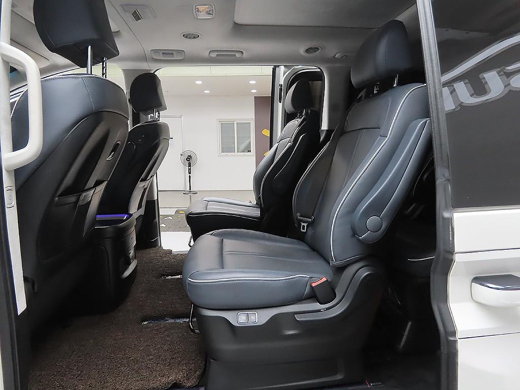 2025 Hyundai Staria Hybrid Blanco - Miniatura 9